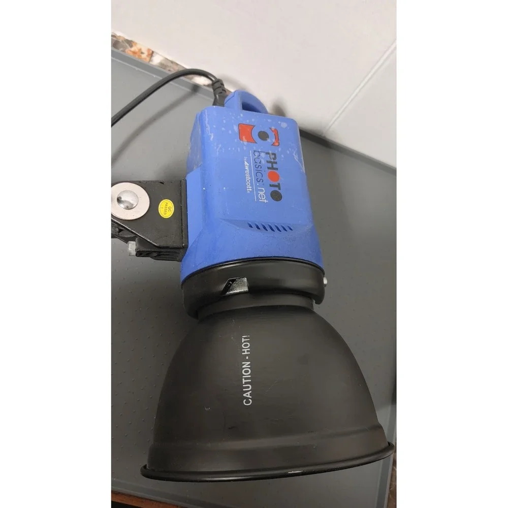 Westcott Photo Basics PB500 flood light with Tripod